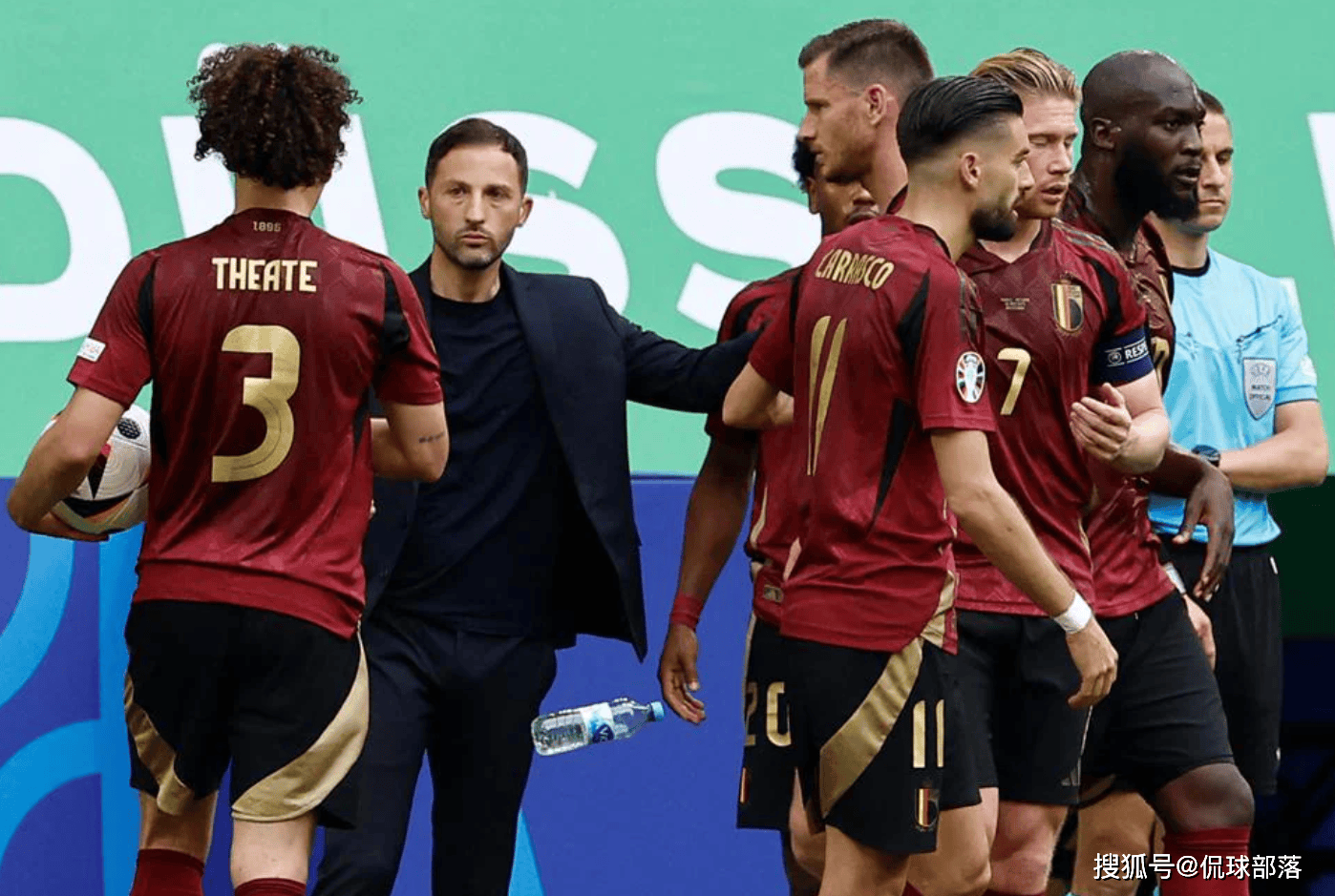 包含荷兰闷平阿尔巴尼亚，成功杀入欧洲杯强的词条