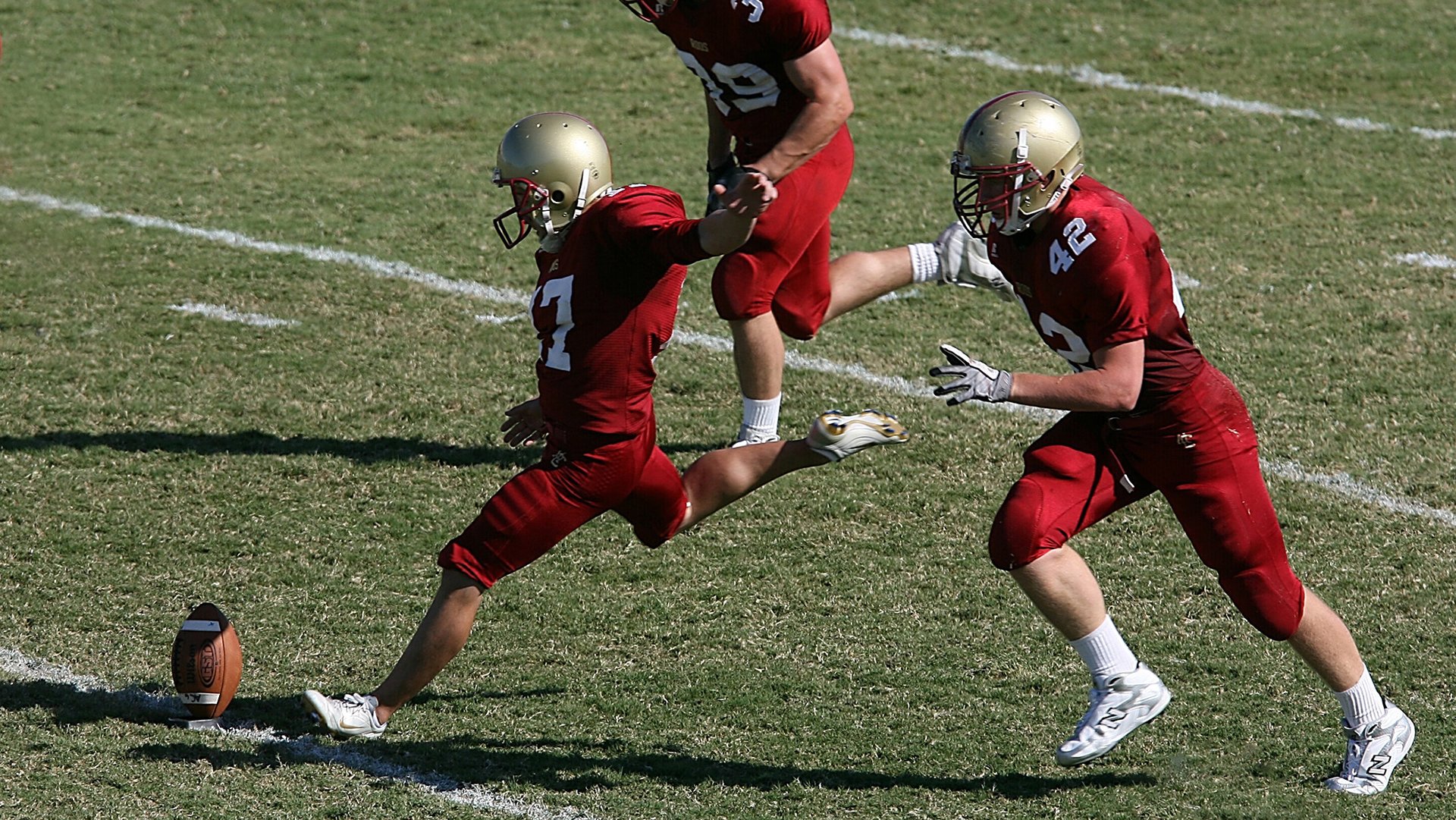 F1街道赛焦点战，当几内亚足球的激情击败玻利维亚