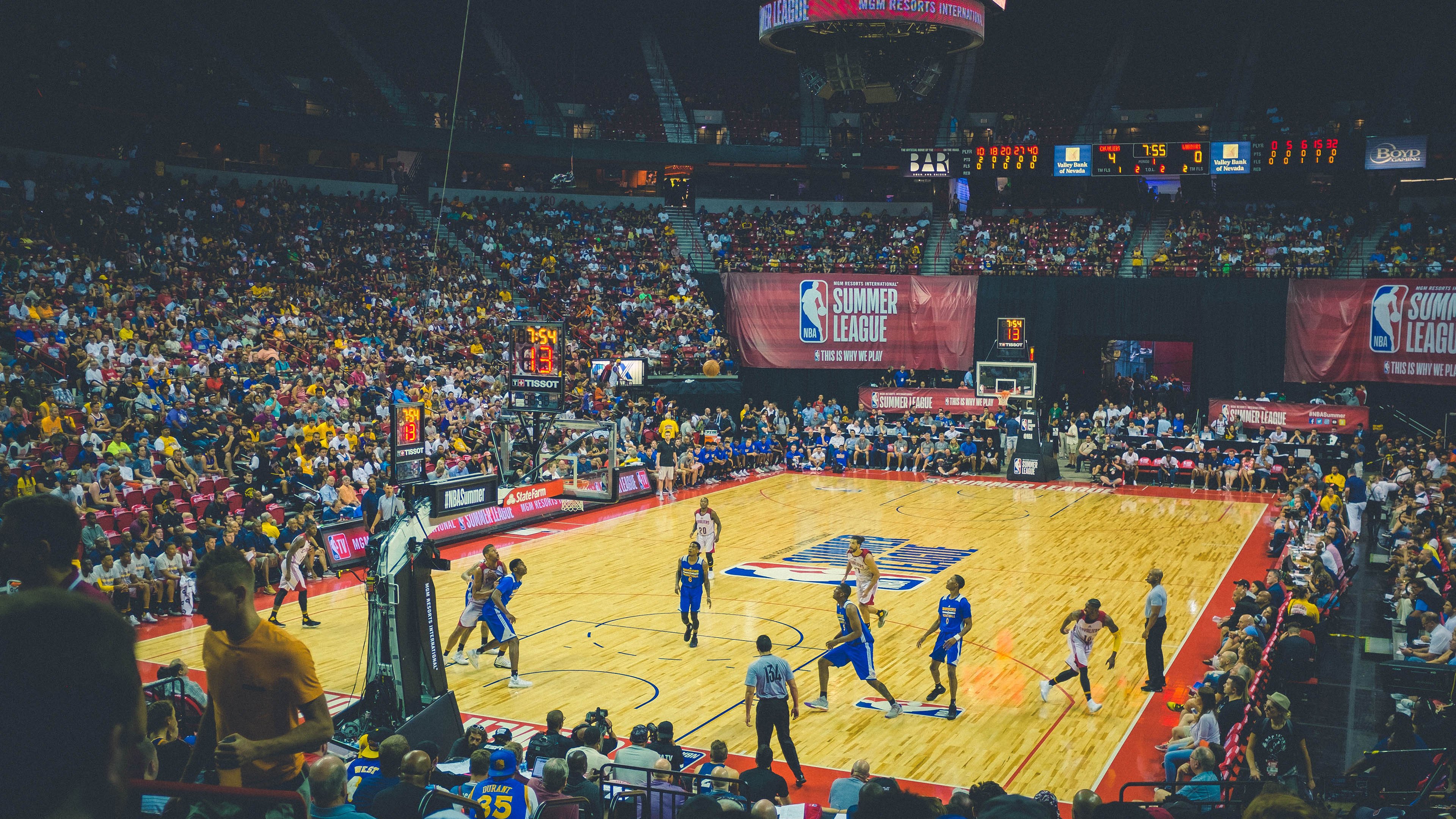 费城铁壁锁死开拓者，米切尔末节封神定江山