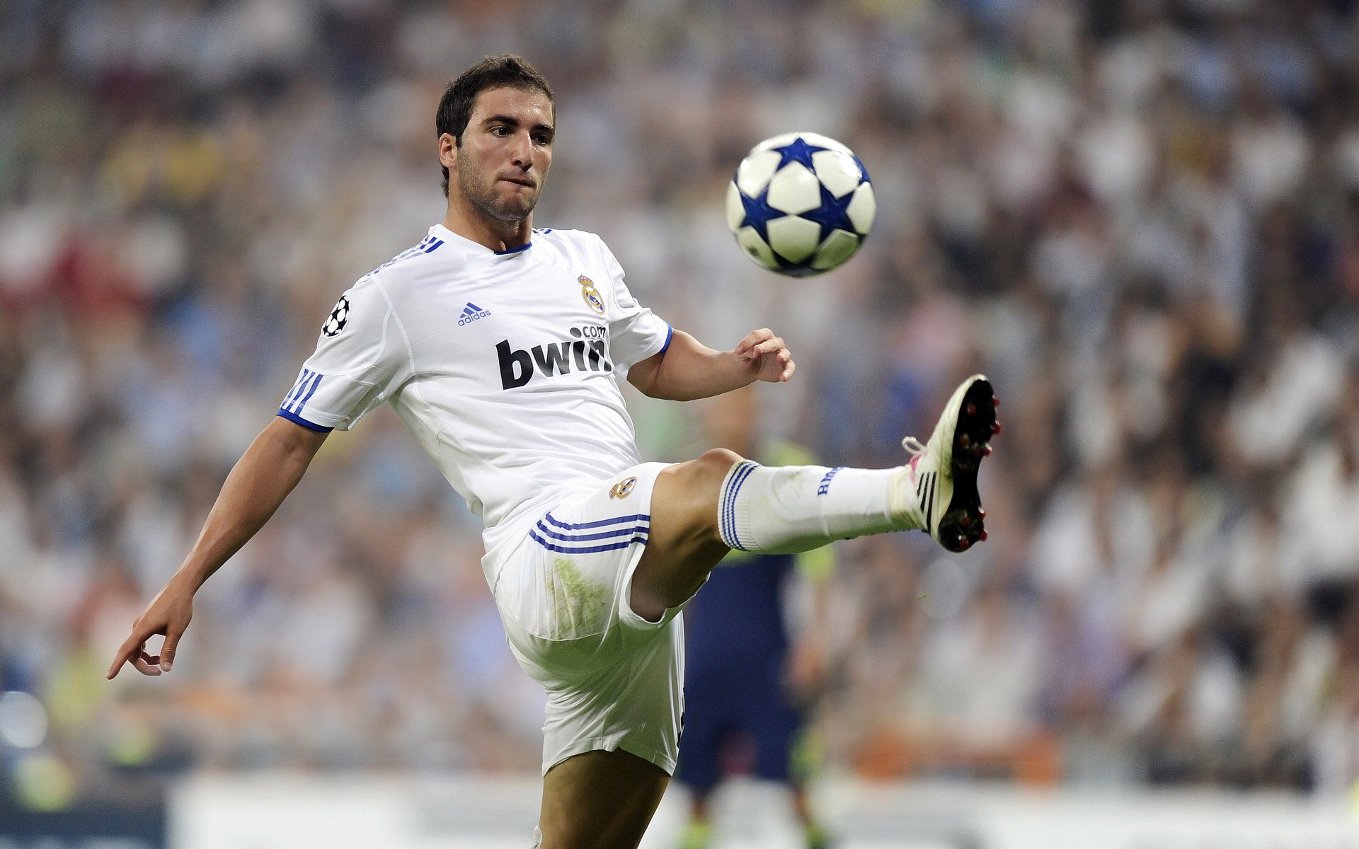 惊魂夜，中国队险胜泰国队；统治力，李梓嘉独舞定乾坤